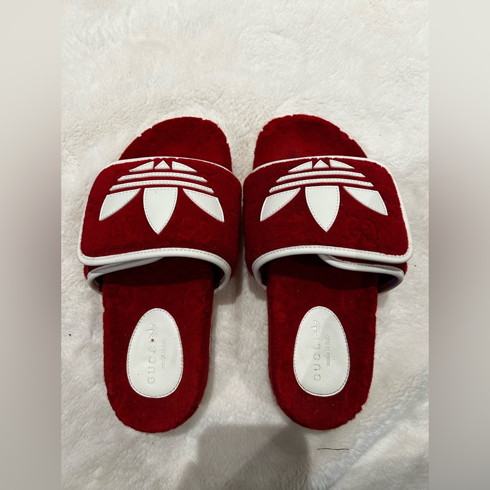 Gucci Red and White Embroidered Slides